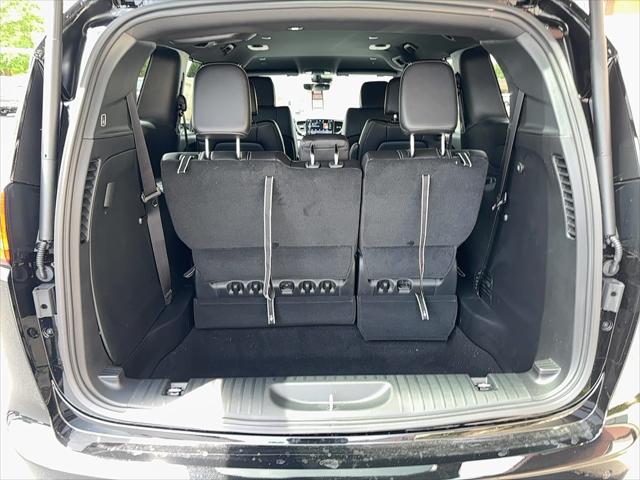 2027 Chrysler Pacifica LX