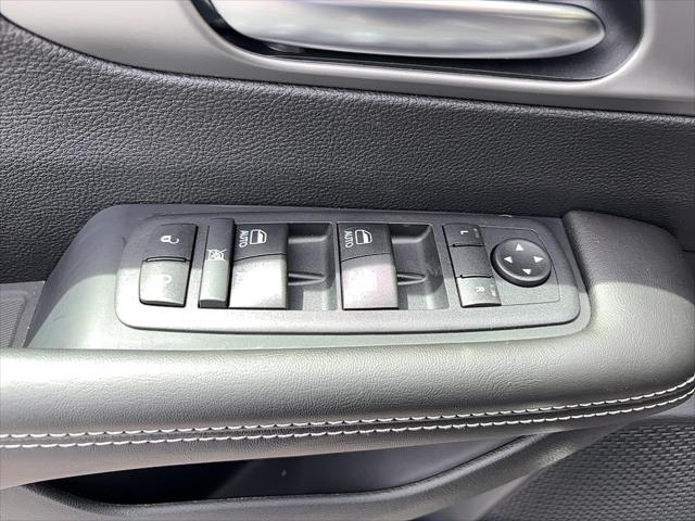 2027 Chrysler Pacifica LX