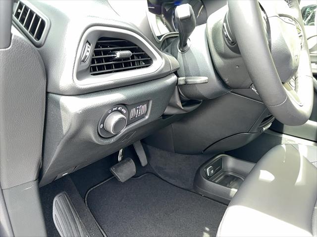 2027 Chrysler Pacifica LX