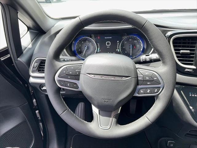 2027 Chrysler Pacifica LX