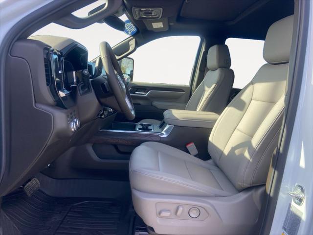 2026 GMC Sierra 2500HD Crew Cab, Standard Bed, SLT, 4WD