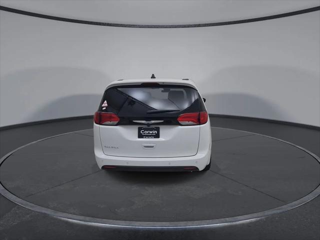 2027 Chrysler Pacifica LX