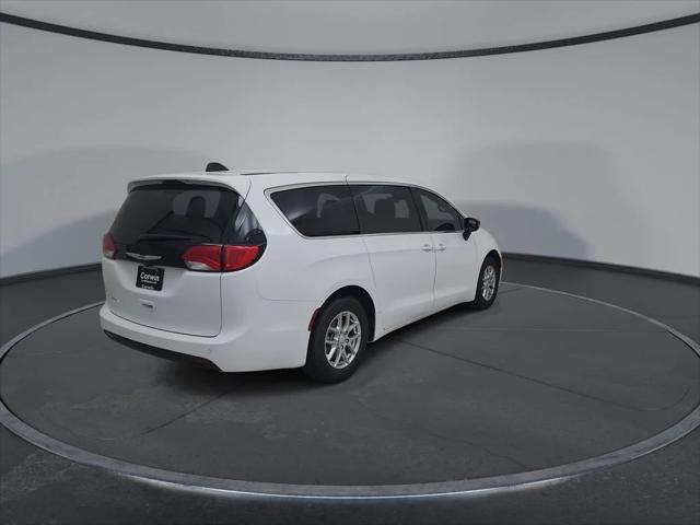 2027 Chrysler Pacifica LX