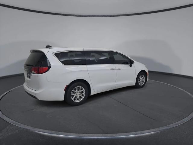 2027 Chrysler Pacifica LX