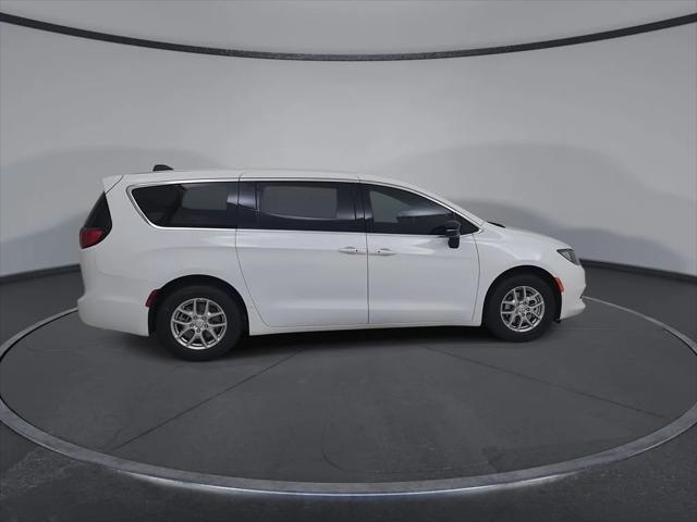 2027 Chrysler Pacifica LX