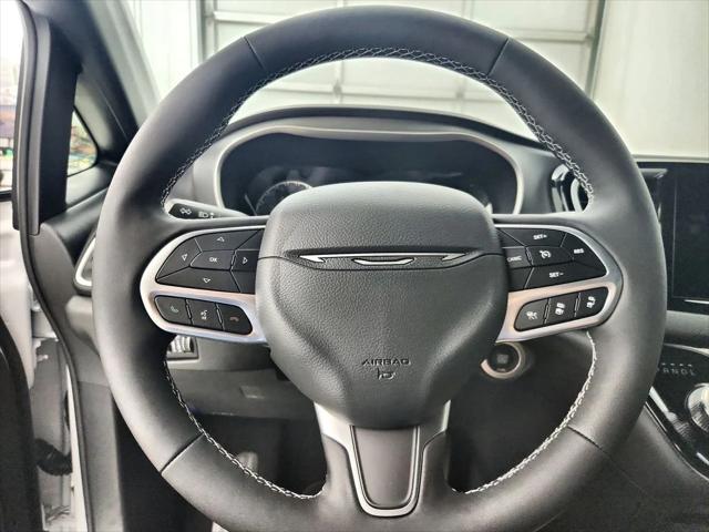 2027 Chrysler Pacifica LX