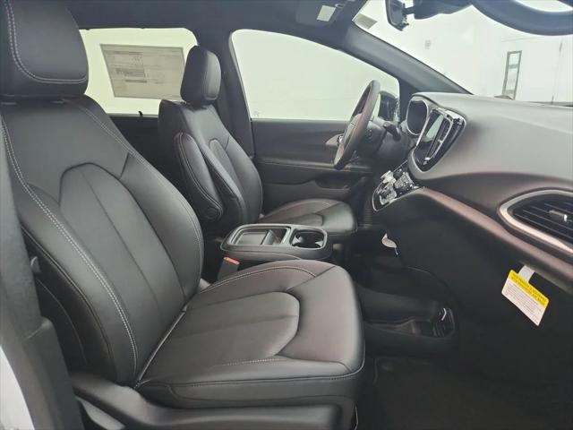 2027 Chrysler Pacifica LX