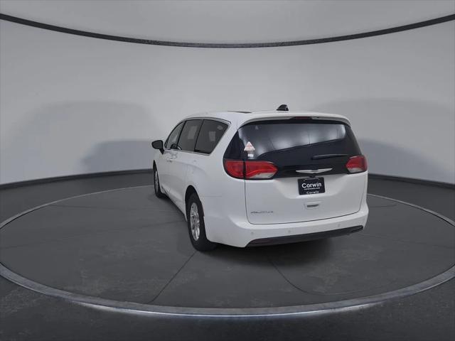2027 Chrysler Pacifica LX