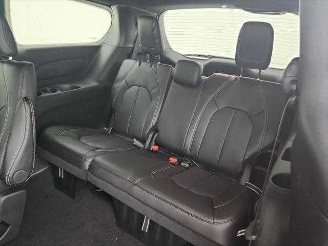 2027 Chrysler Pacifica LX