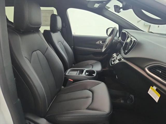 2027 Chrysler Pacifica LX