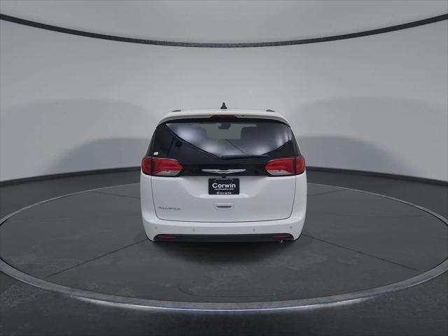 2027 Chrysler Pacifica LX
