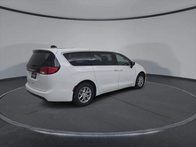 2027 Chrysler Pacifica LX