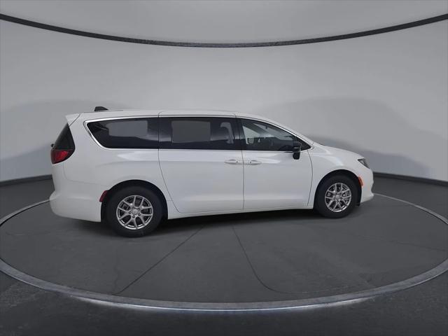 2027 Chrysler Pacifica LX