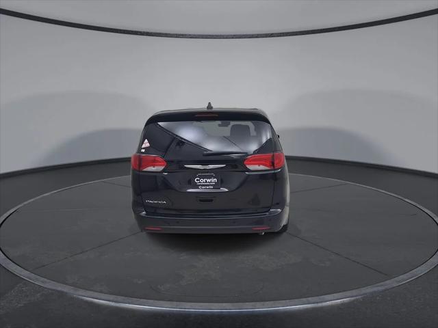 2027 Chrysler Pacifica LX