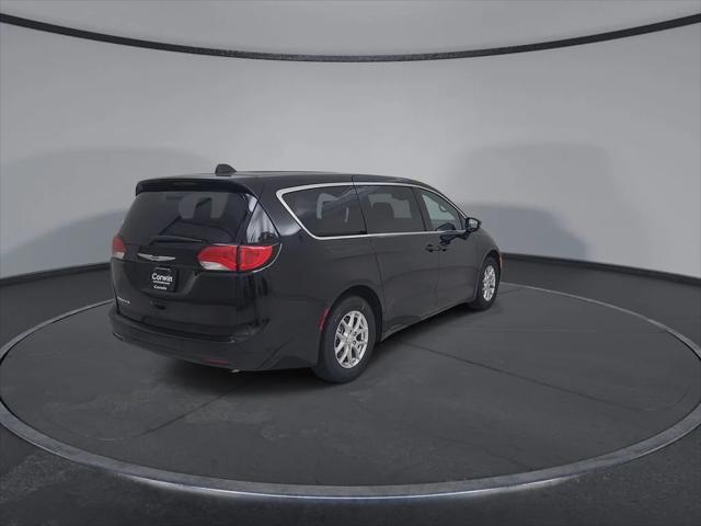 2027 Chrysler Pacifica LX