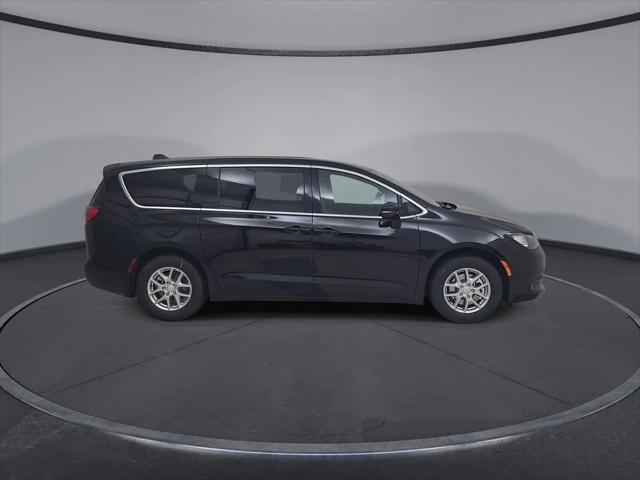 2027 Chrysler Pacifica LX