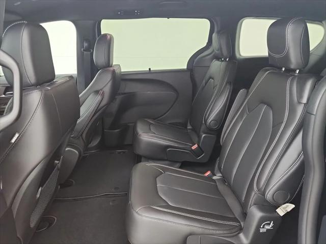 2027 Chrysler Pacifica LX