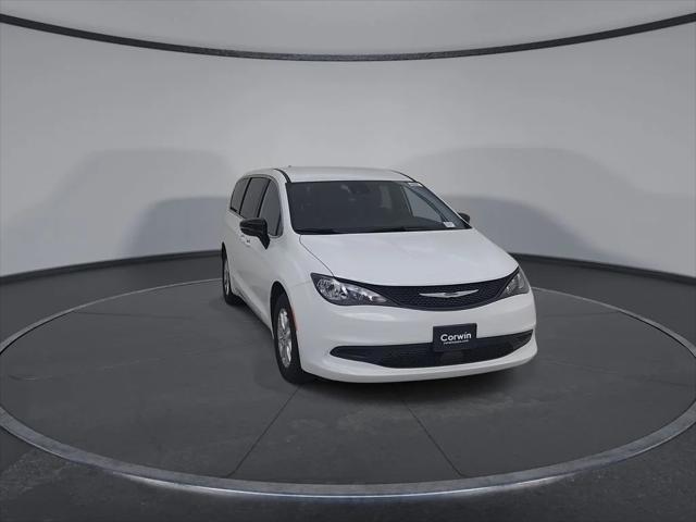 2027 Chrysler Pacifica LX