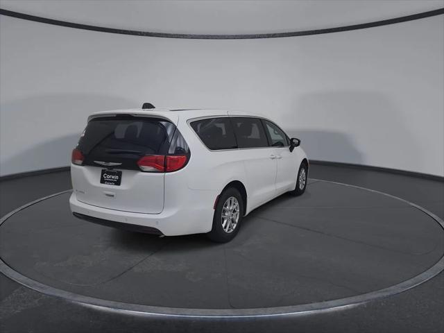 2027 Chrysler Pacifica LX