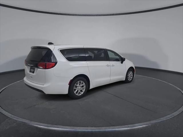 2027 Chrysler Pacifica LX