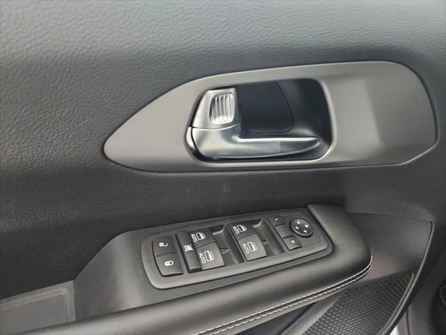 2027 Chrysler Pacifica LX