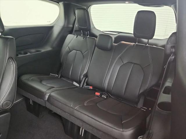 2027 Chrysler Pacifica LX