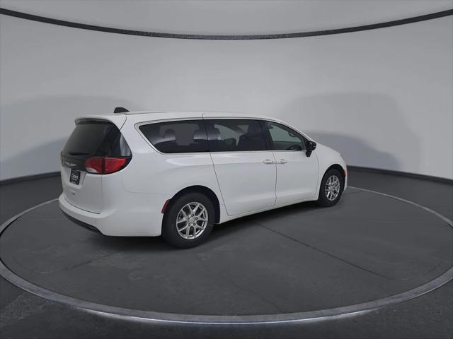 2027 Chrysler Pacifica LX