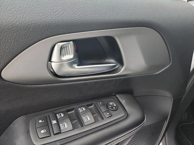 2027 Chrysler Pacifica LX
