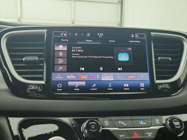 2027 Chrysler Pacifica LX
