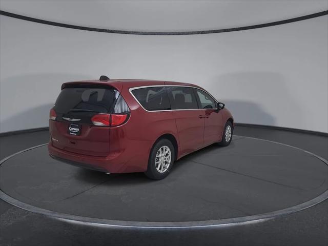 2027 Chrysler Pacifica LX