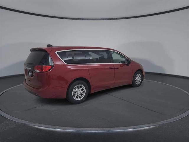 2027 Chrysler Pacifica LX