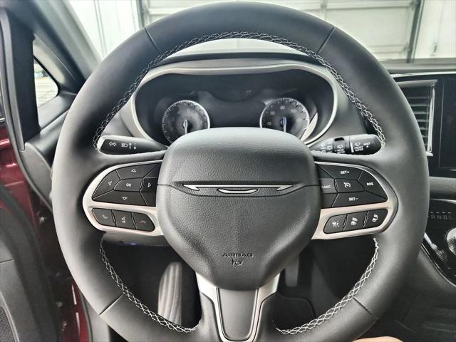 2027 Chrysler Pacifica LX