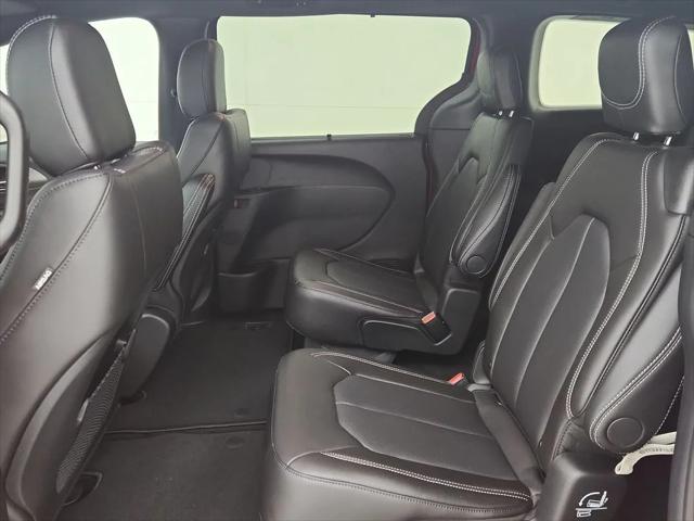 2027 Chrysler Pacifica LX
