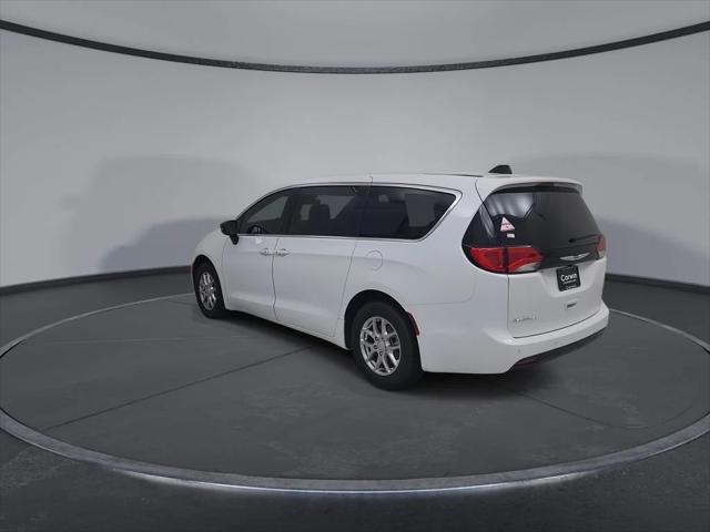 2027 Chrysler Pacifica LX