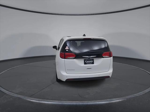 2027 Chrysler Pacifica LX
