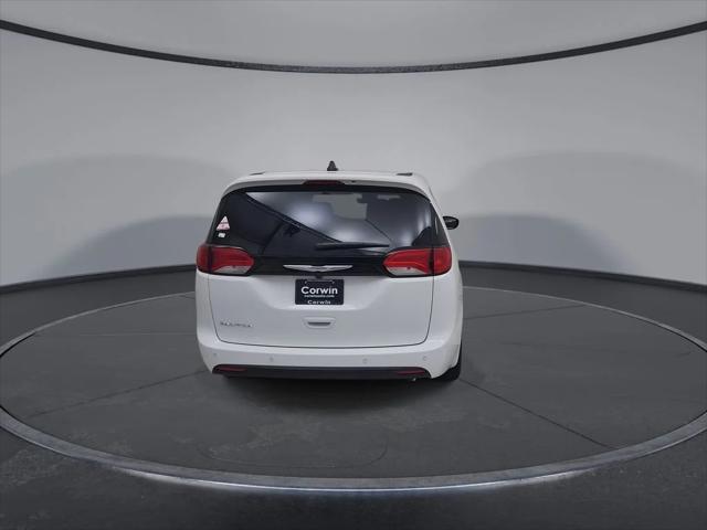 2027 Chrysler Pacifica LX