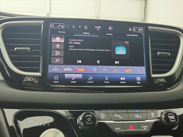 2027 Chrysler Pacifica LX