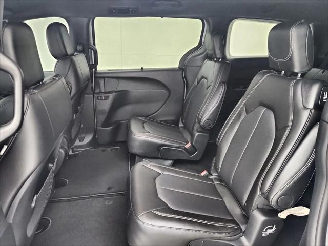 2027 Chrysler Pacifica LX