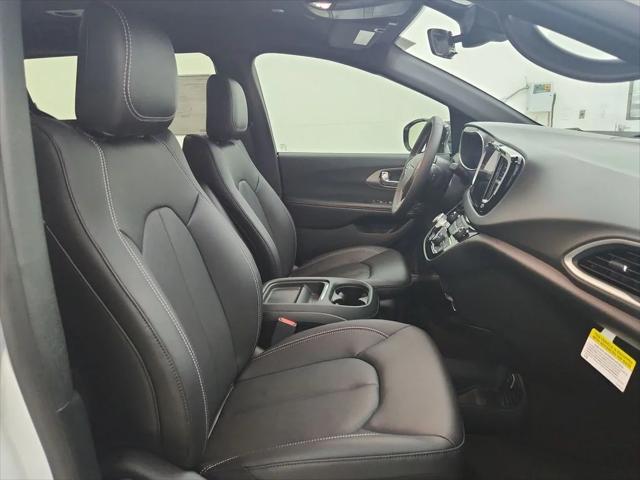 2027 Chrysler Pacifica LX