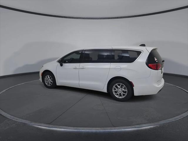 2027 Chrysler Pacifica LX