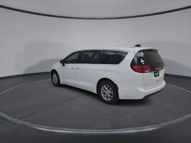 2027 Chrysler Pacifica LX