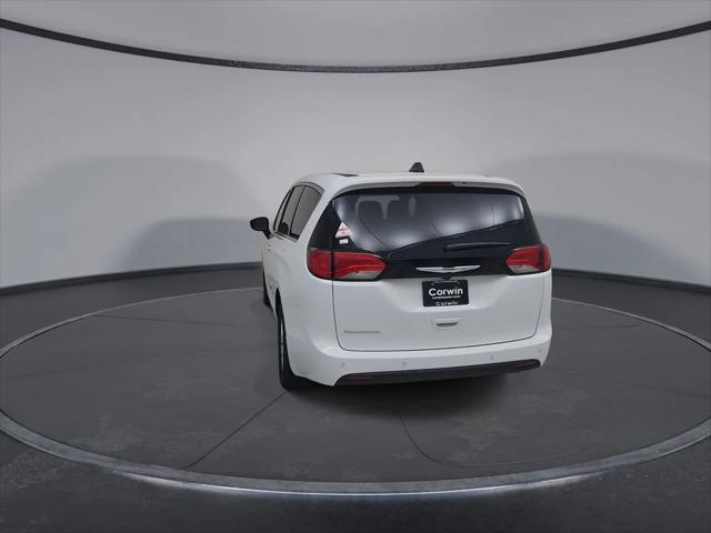 2027 Chrysler Pacifica LX