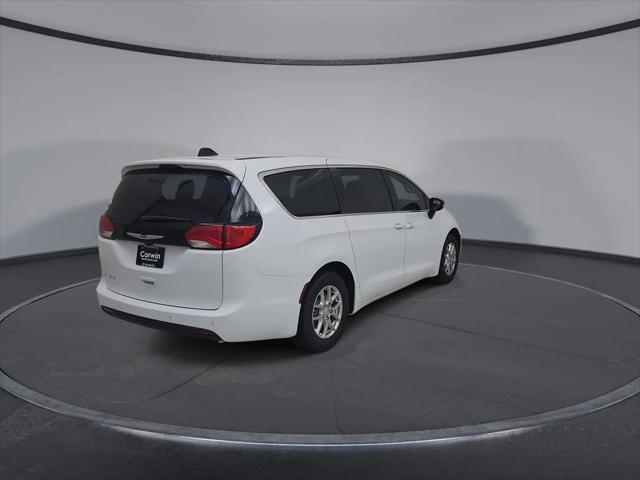 2027 Chrysler Pacifica LX
