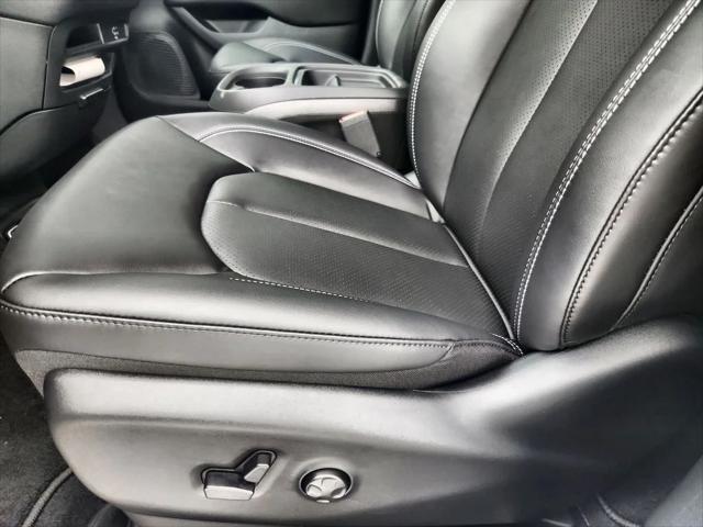 2027 Chrysler Pacifica LX
