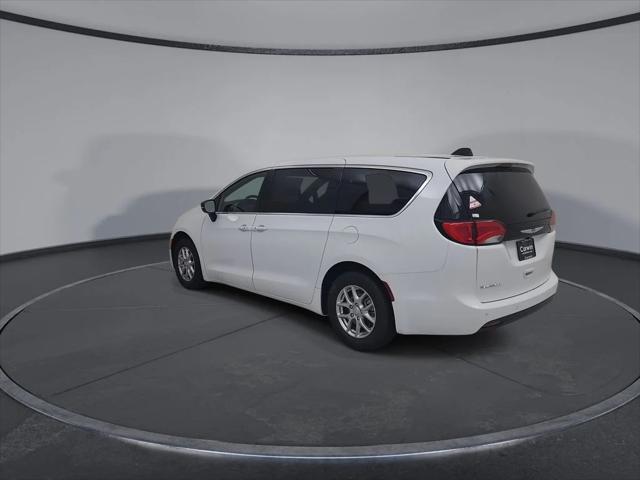 2027 Chrysler Pacifica LX