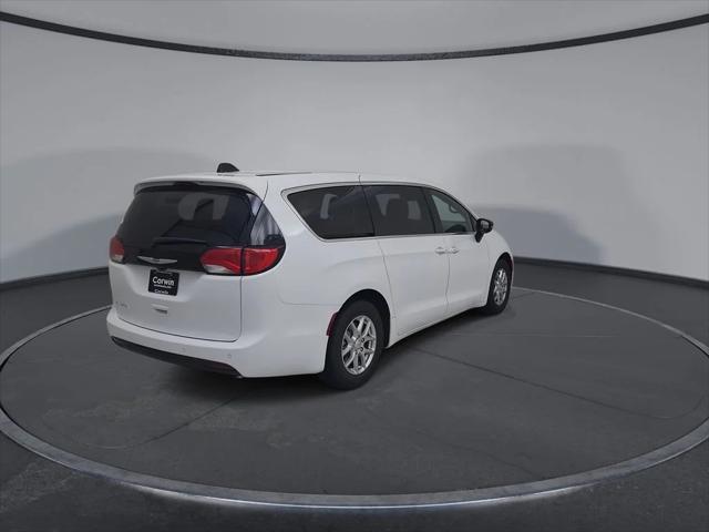 2027 Chrysler Pacifica LX