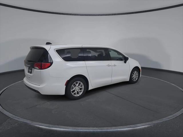 2027 Chrysler Pacifica LX