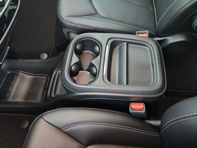 2027 Chrysler Pacifica LX