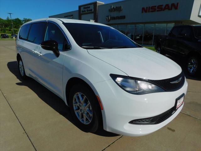 2027 Chrysler Pacifica LX