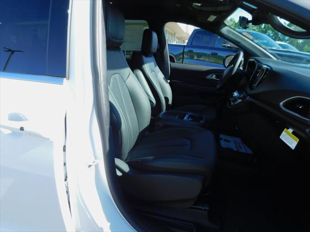 2027 Chrysler Pacifica LX